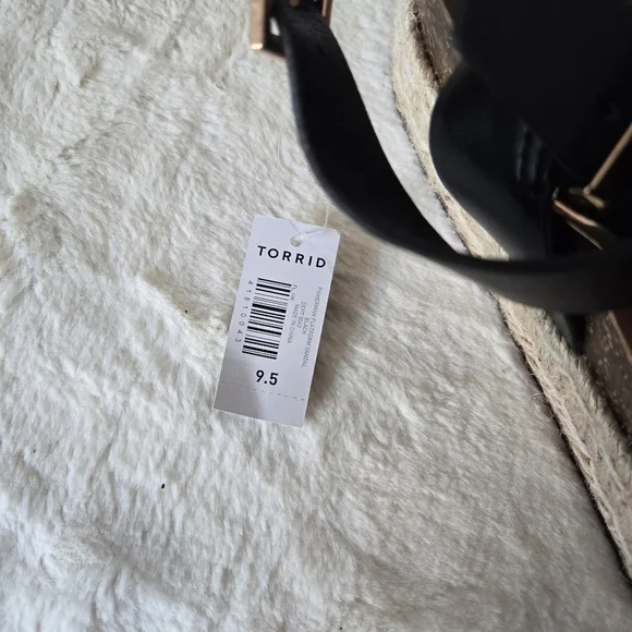 NWT Torrid  Women's Fisherman Platform Sandals size 9.5 WW - Picture 9 of 11